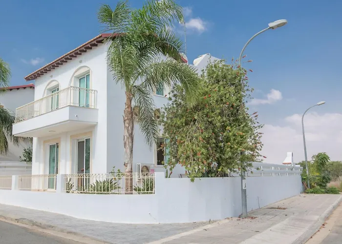 3-schlafzimmer-villa Mit Privatem Pool By Interhome * Protarász